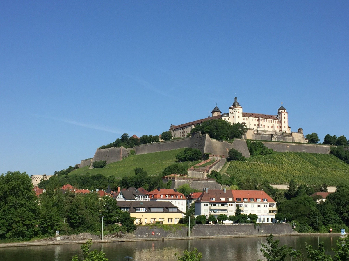 Castillo de Wu00fcrzburg en el ru00edo Meno 