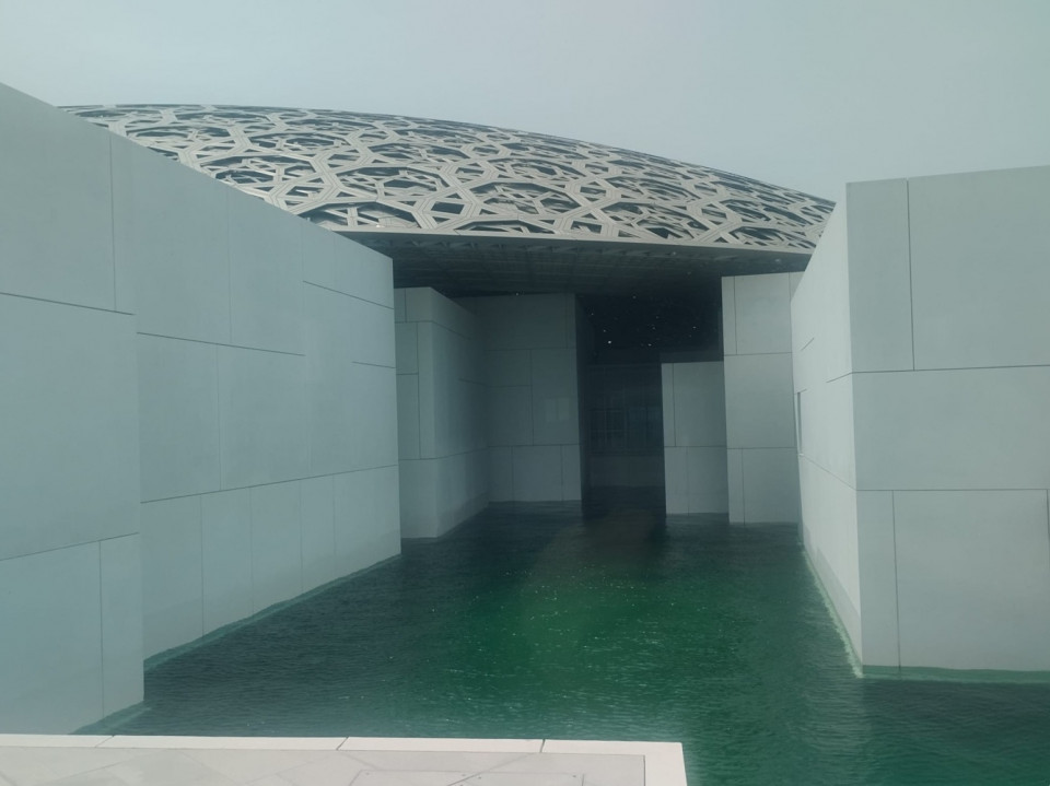 Abu Dabhi, Museo del Louvre (detalle de subida de marea)