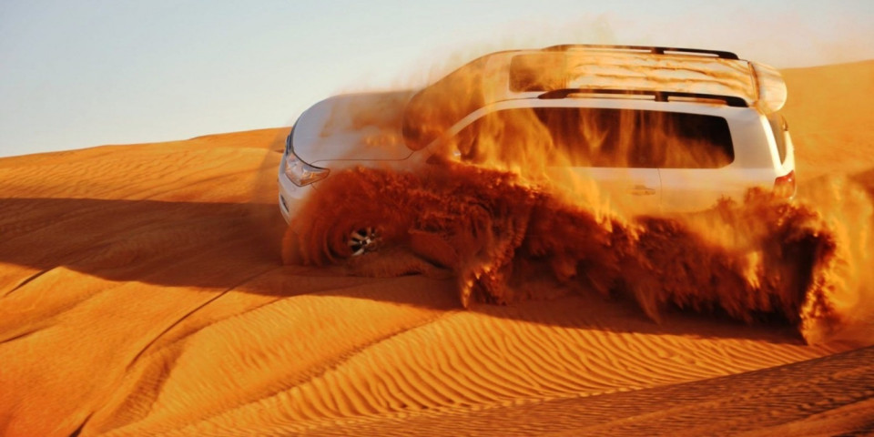 Dubai, el recorrido en 4 X$,del Desierto de Dubai ub chute de andrenalin