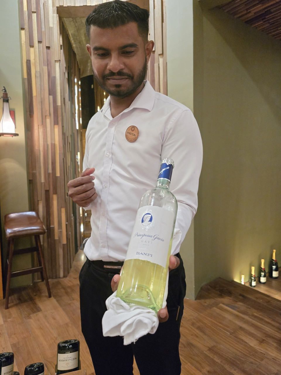 CATANDO VINOS BAJO TIERRA
