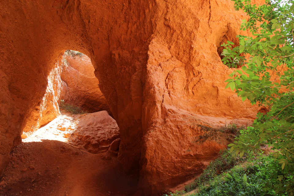 LAS MEDUALS CUEVA DE LA ENCANTADA