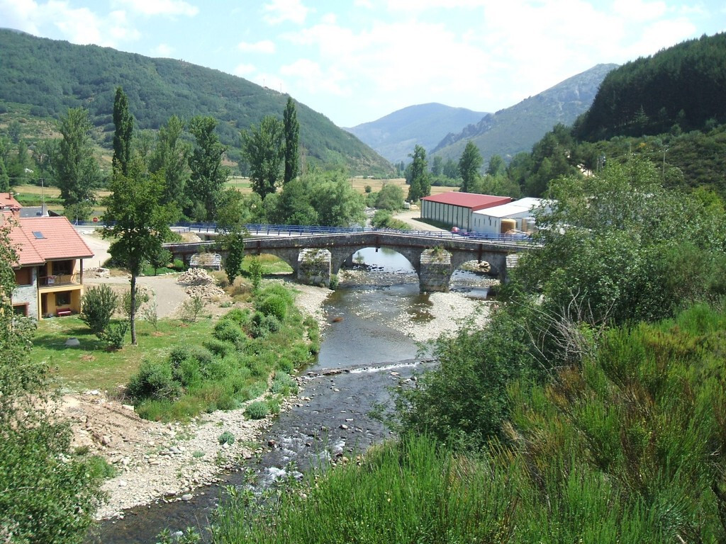 Boca de Huergano, Leu00f3n, Puente Romano