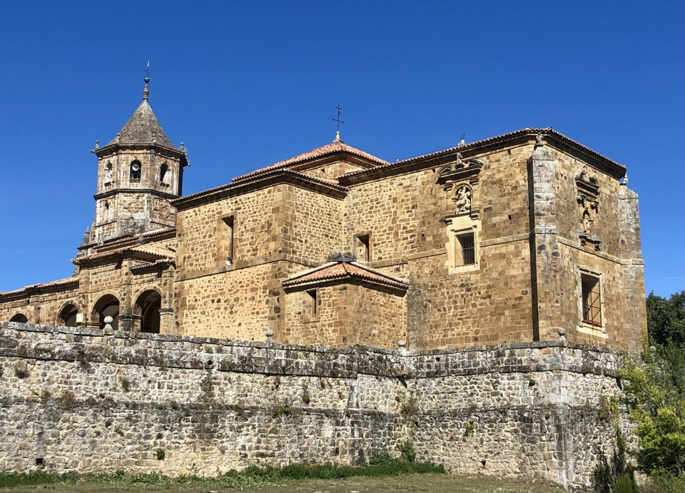 Santuario de la Virgen de la Velilla en la Mata de Monteagudo, León