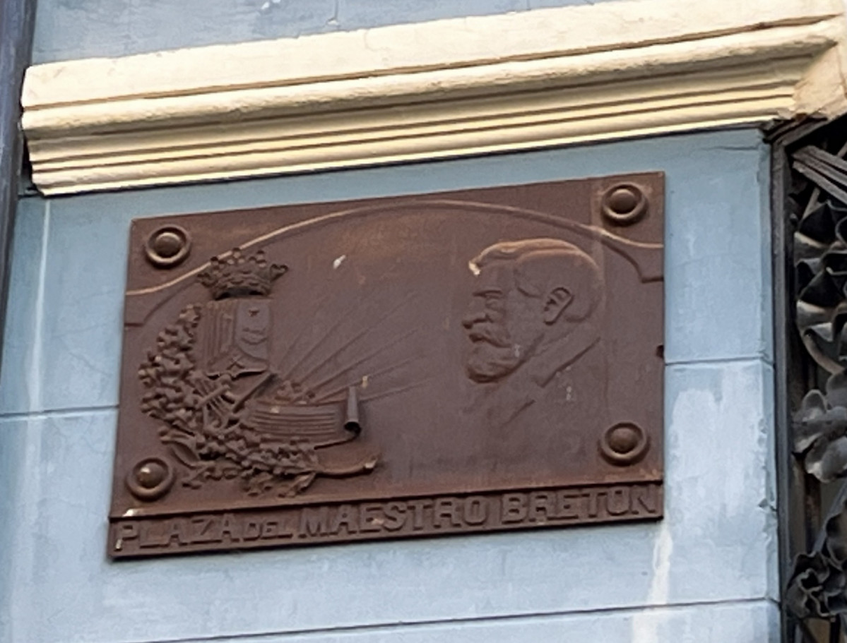 Teruel, Placa al Maestro Bretón