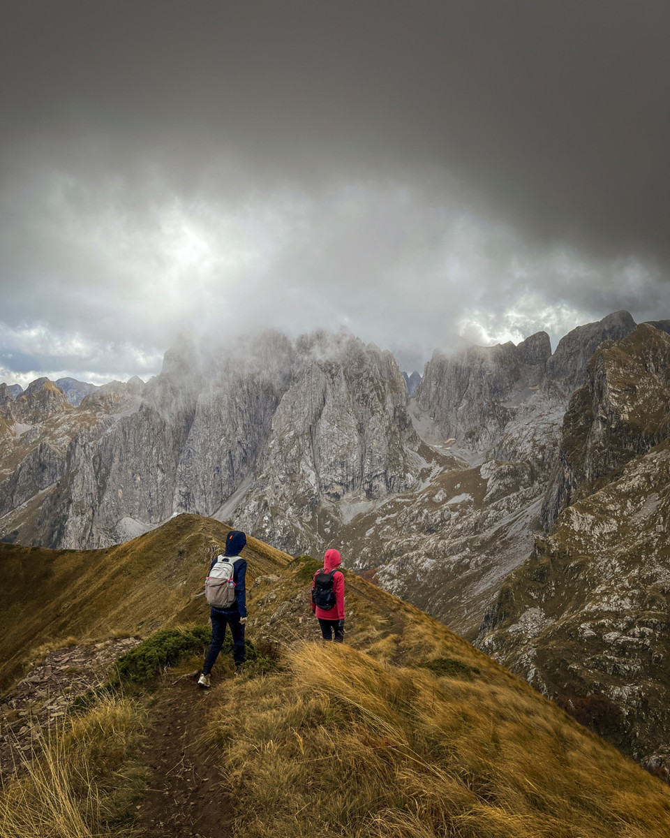 Hiking Prokletije Volusnica.i pogled na Karanfile