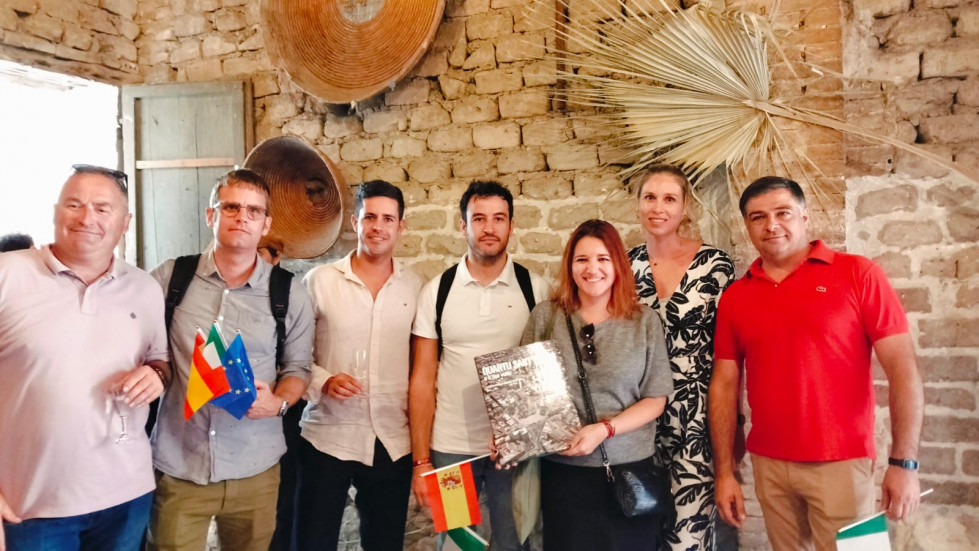 562362980 806601378808847 4725685998157795080 n