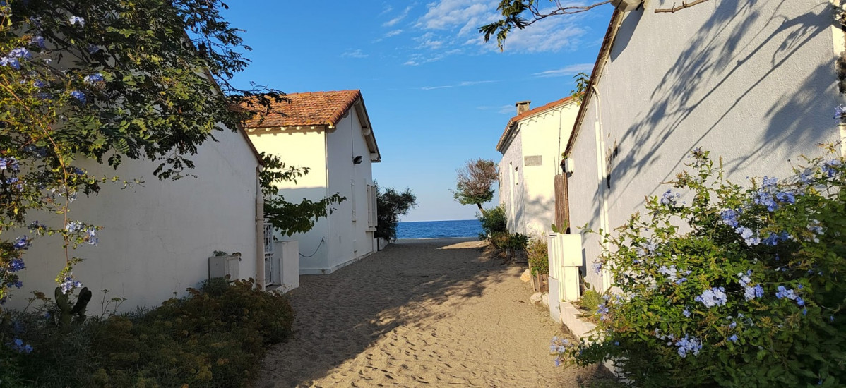 Le Racou ( Argelu00e8s sur Mer) con el Mediterru00e1neo al fondo