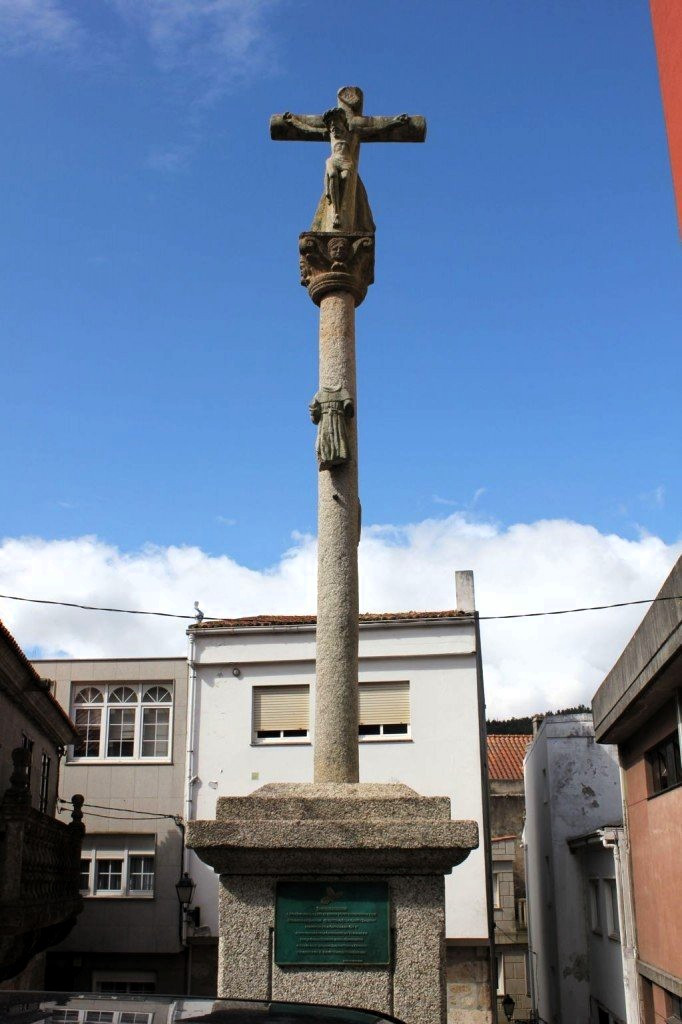 Cee, cruceiro rua madalena
