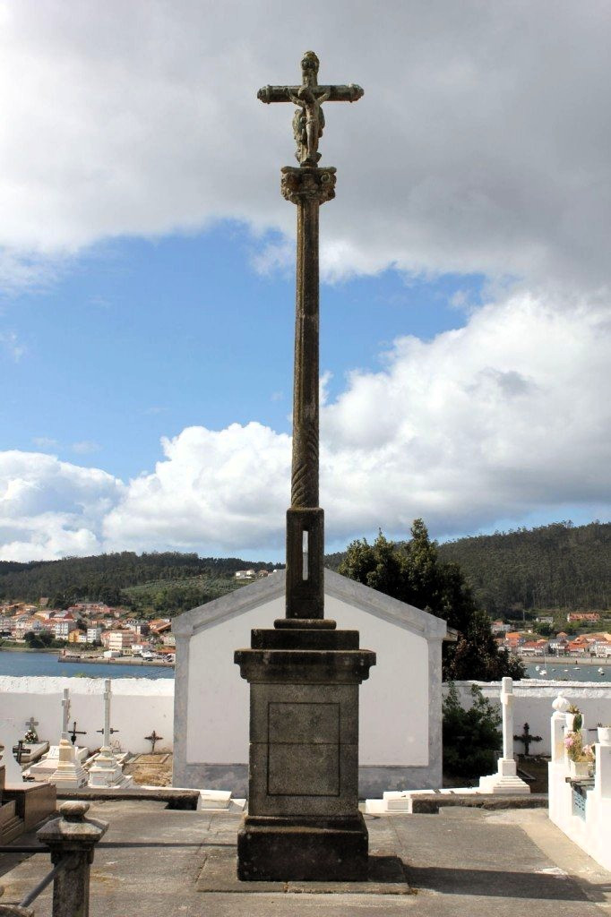 Cee, cruceiro do cemiterio 2