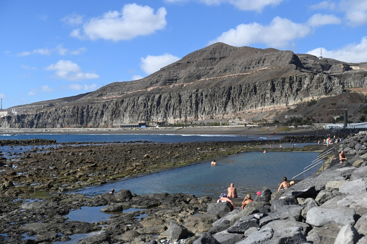Playa y piscinas de La Laja