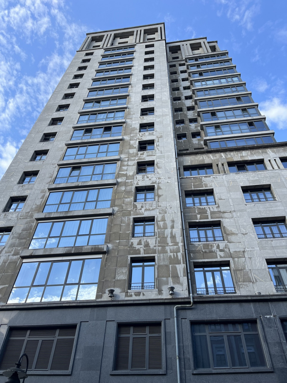 Oviedo, edificio de la Jirafa, @Carlos Cuesta