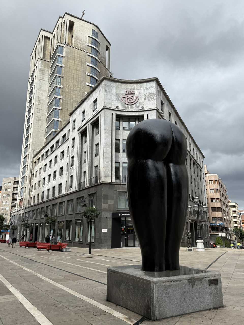 Oviedo, estatua de Culis monumentalibus (culo monumental, en latín) @Carlos Cuesta