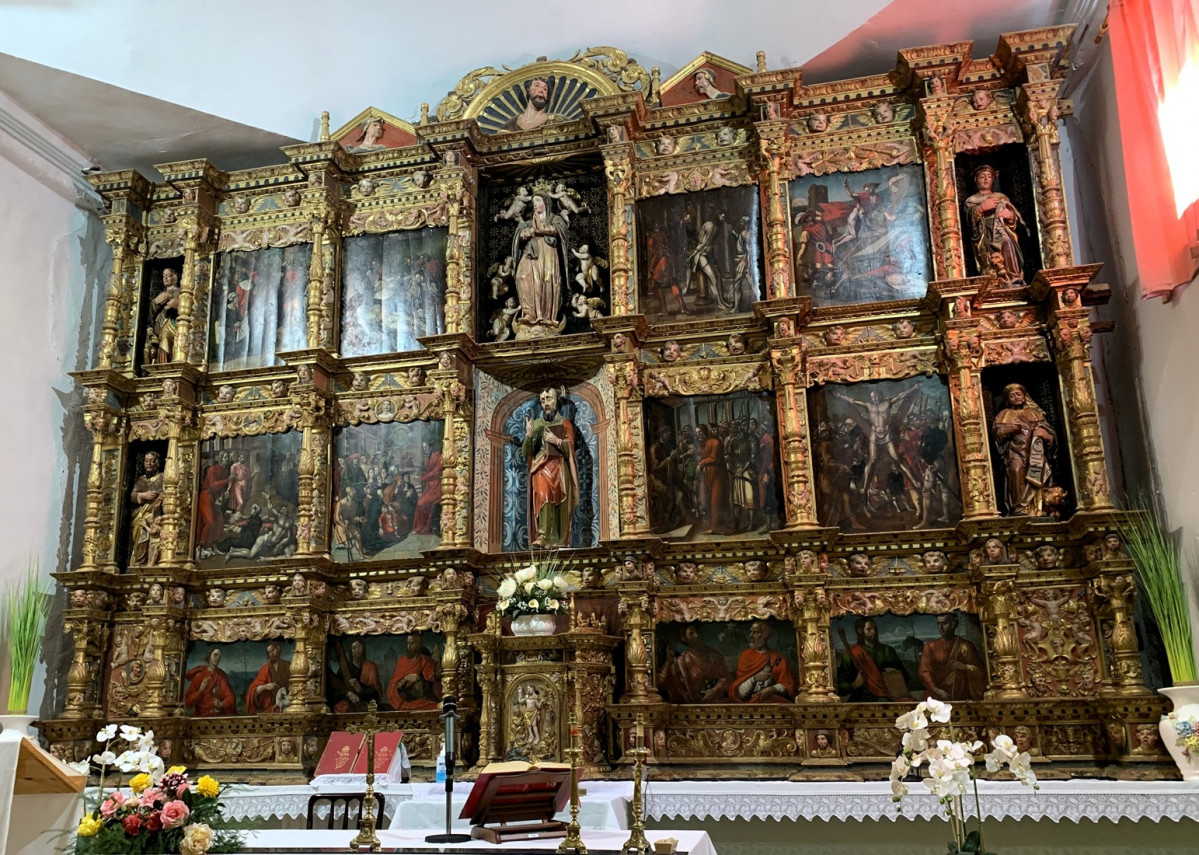 Retablo de Joara, Sahagu00fan, en el interior de la iglesia de San Andru00e9s, del siglo XII, obra de Cristobal de Colmenares del 1541, @AAS,