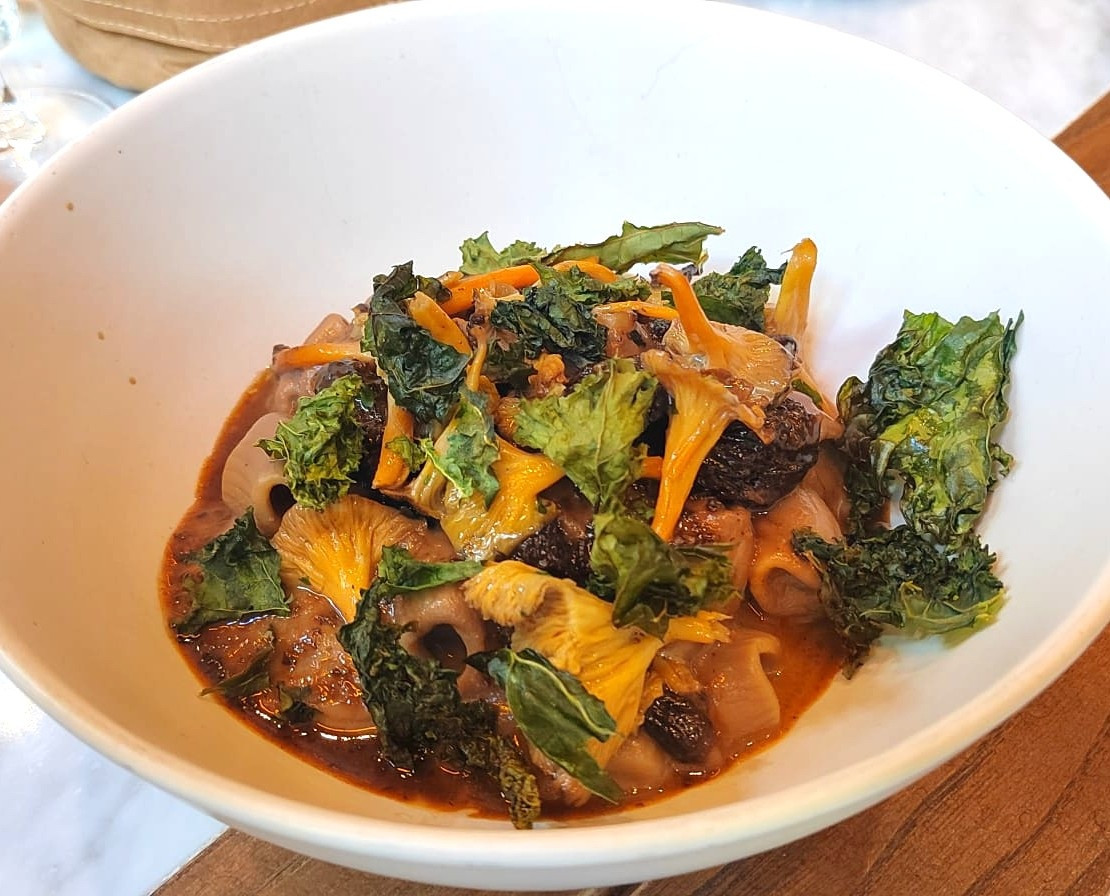 Mezze maniche con setas