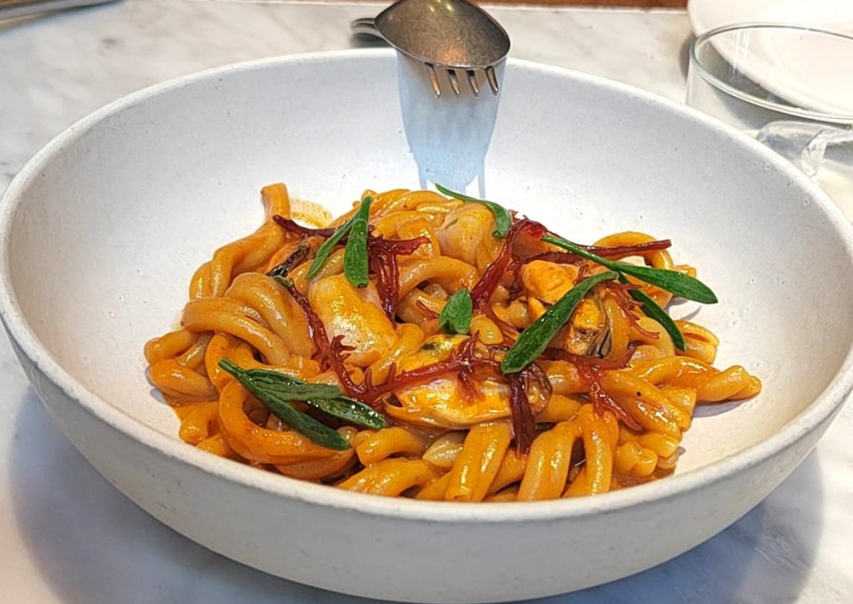 Trofie con parihuela y mejillones