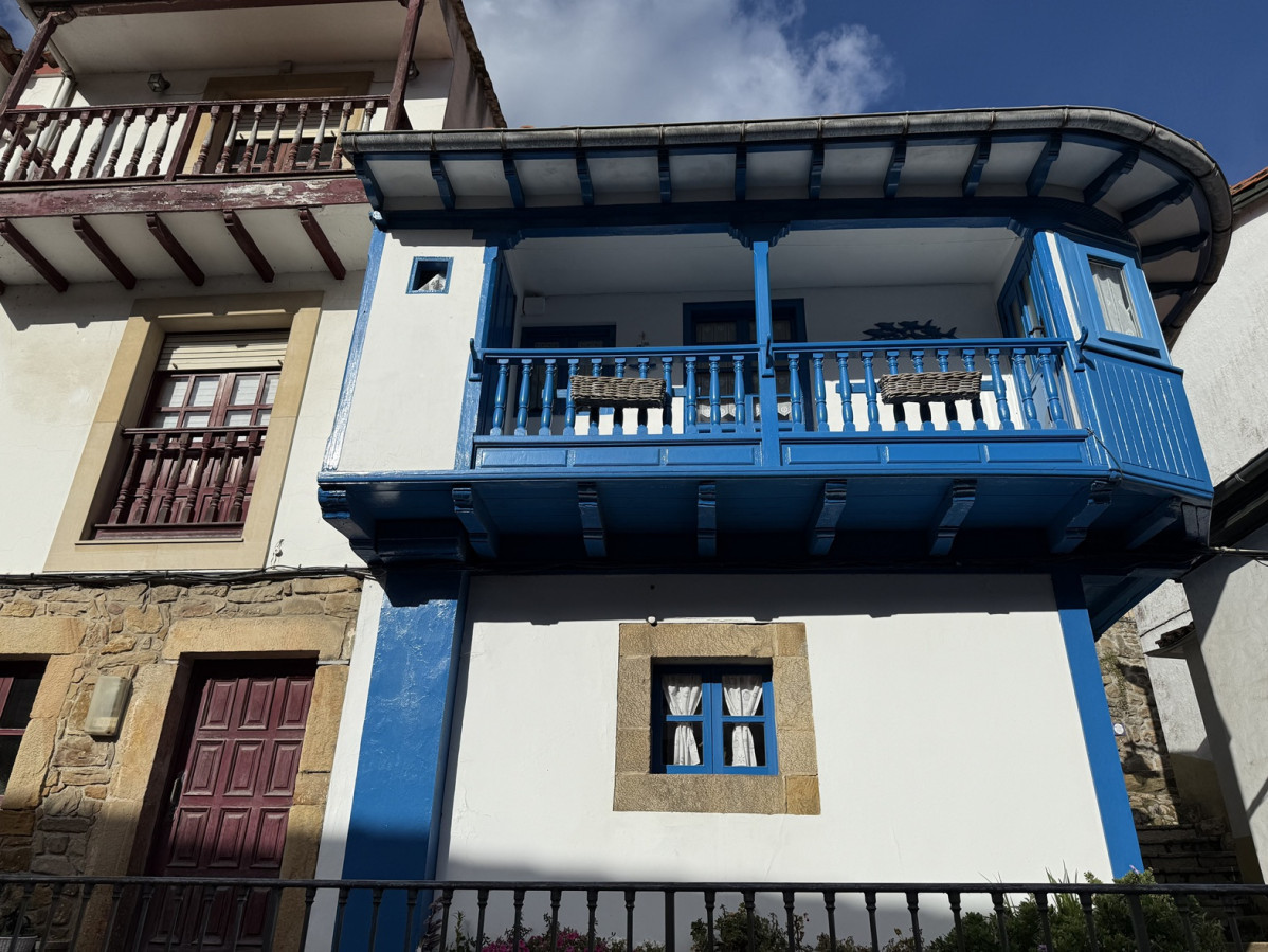 Tazones, Detalle de un corredor