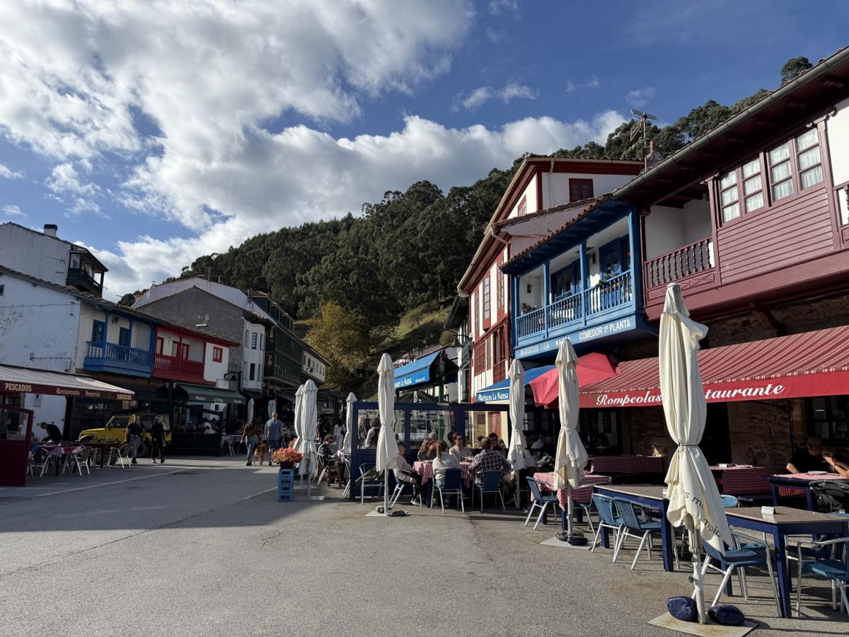 Tazones, Ambiente popular