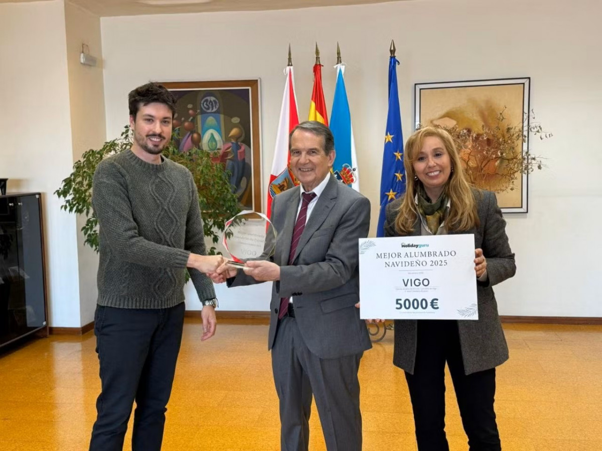 Photo 5830401440306891604 y