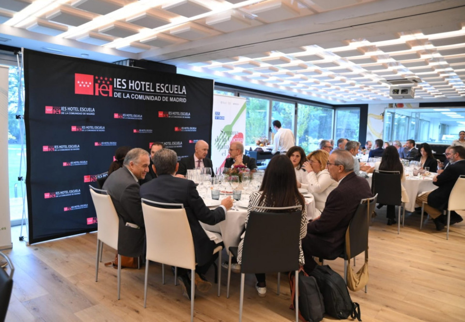 Almuerzo IES Hotel Escuela  ambiente