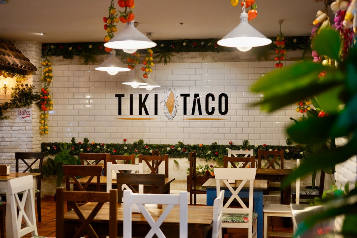 Tiki Taco Interior