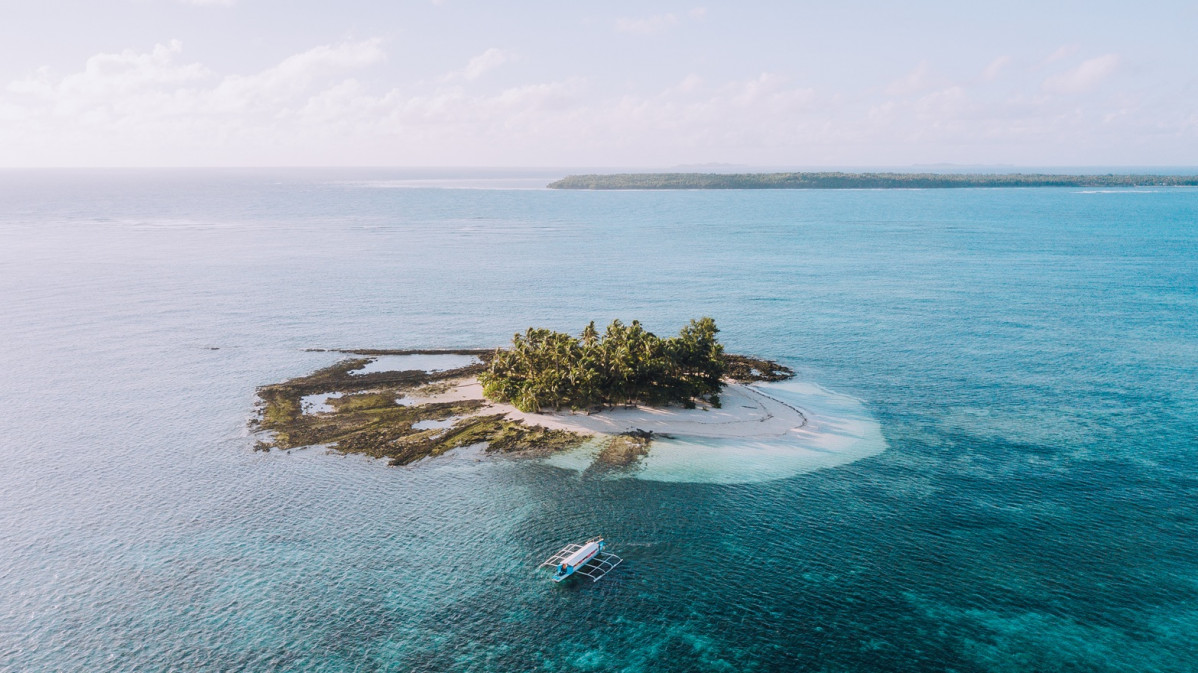 Isla Surigao. Photo by Beautiful Destinations courtesy of the Department of Tourism