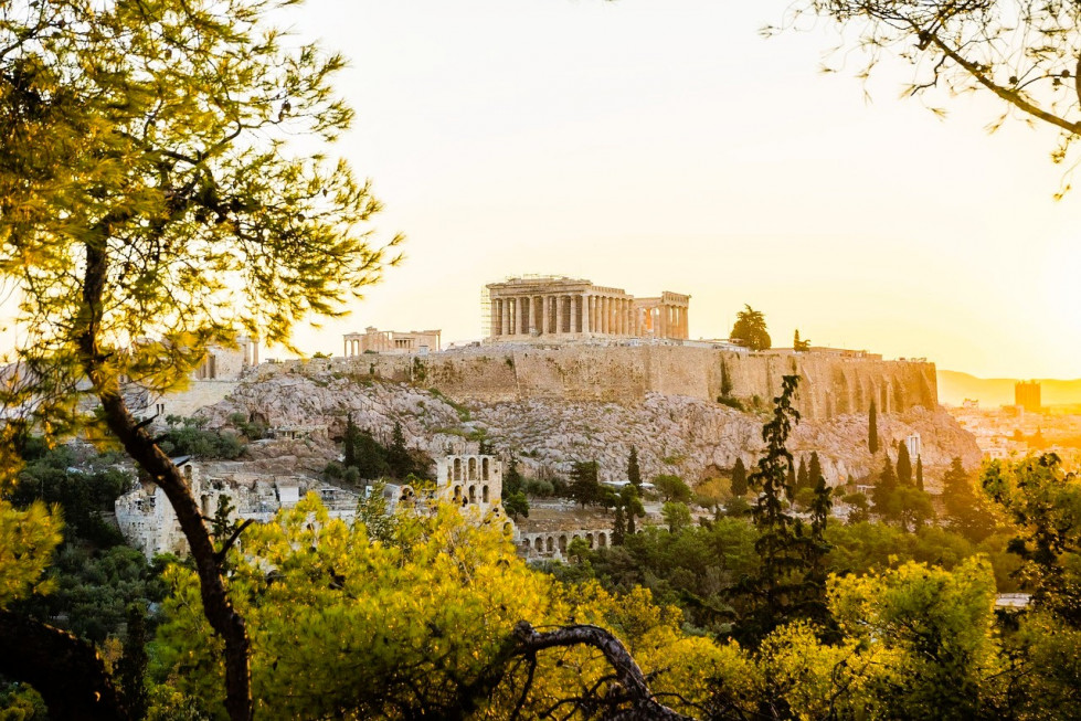 Acrópolis de Atenas y el Partenón al atardecer