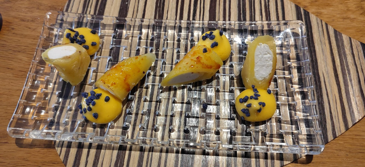 Canelu00f3n de piu00f1a  Metro Bistro