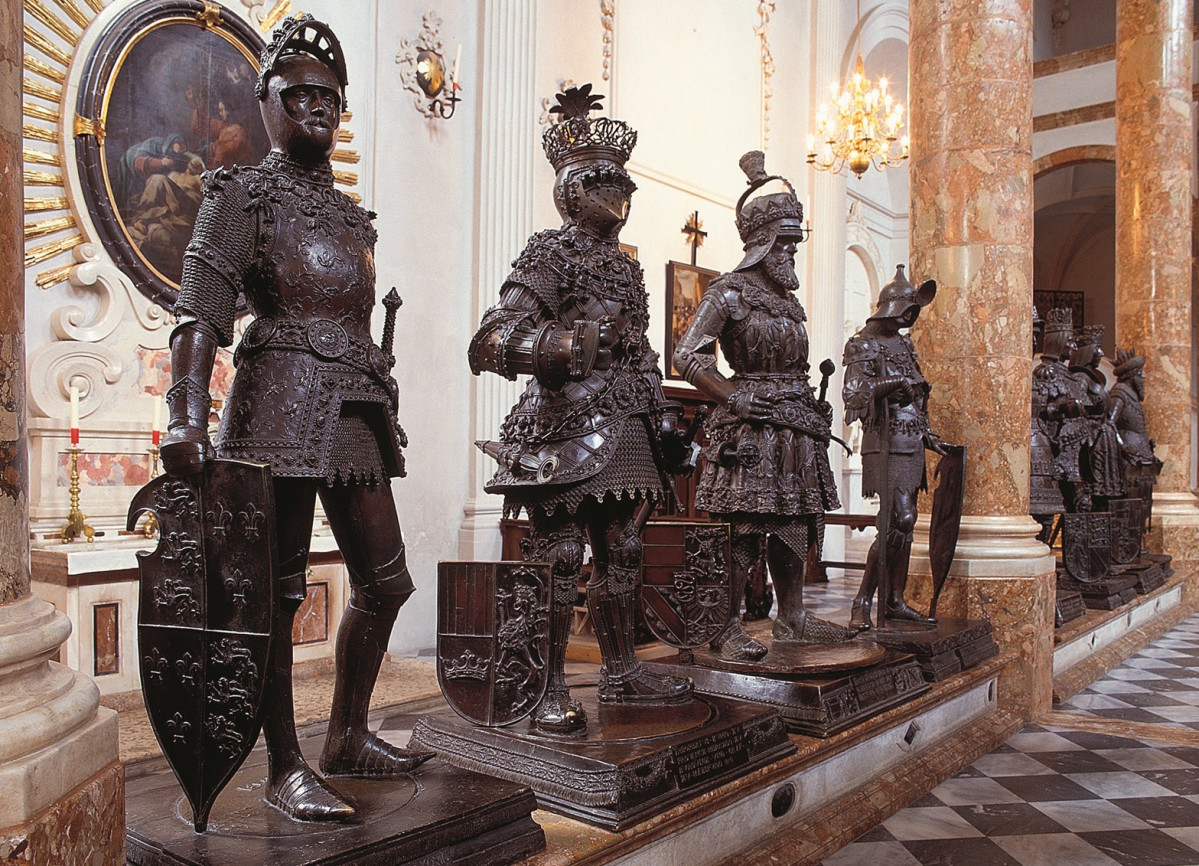 Innsbruck, Court Church Bronze Statues u00a9 Innsbruck Tourismus  Monz