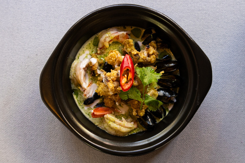 Curry verde de mejillones y puntillitas