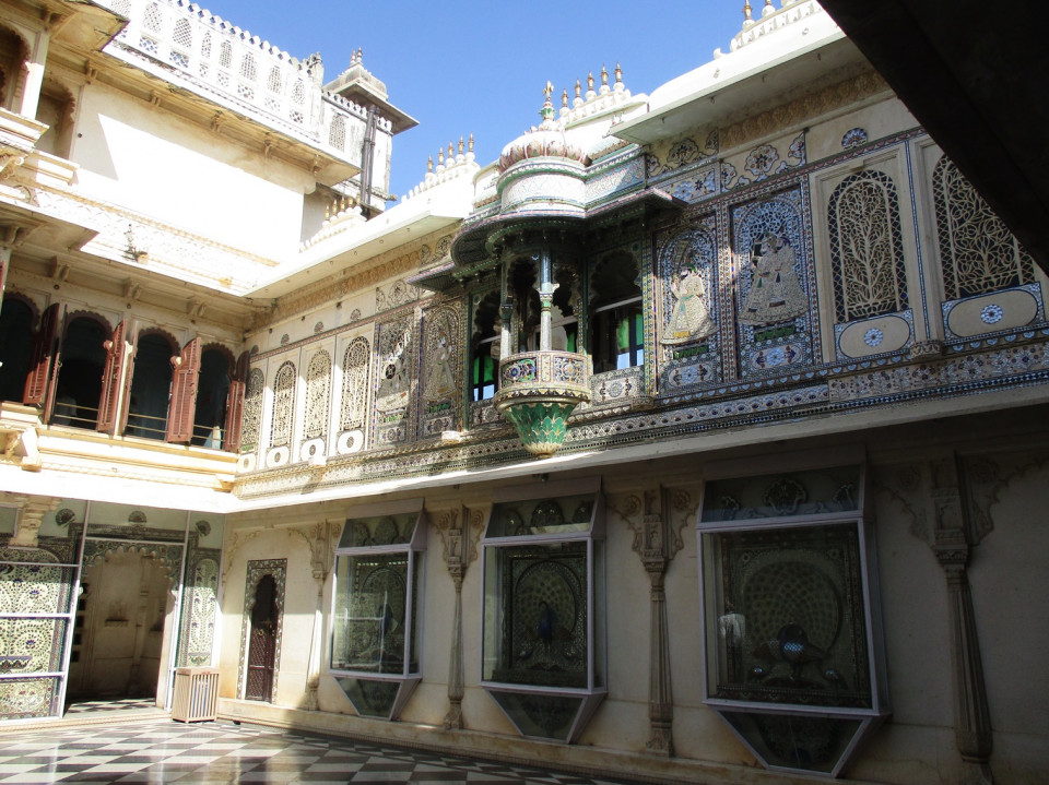 Udaipur. Mor Chowk