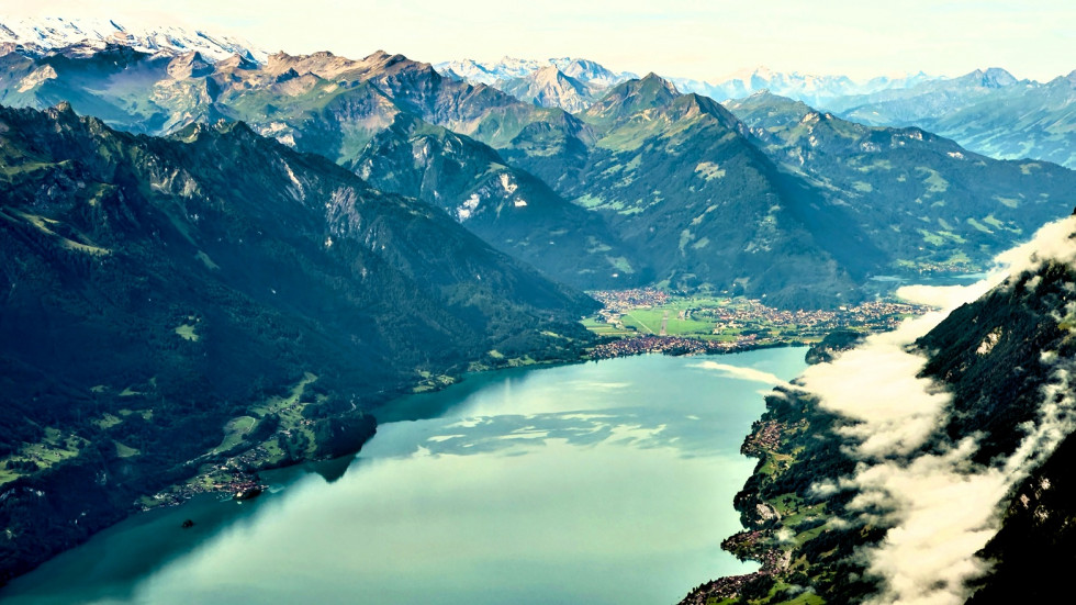 Vista del lago Brienz desde el sendero Schynige Platte, Oberland, Foto de Daniel Roth en Unsplash