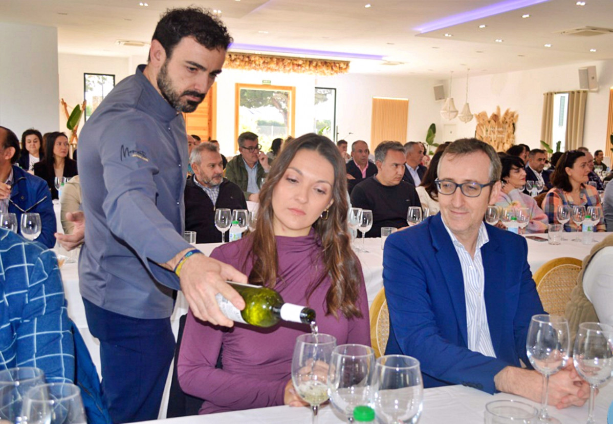 Primera ediciu00f3n de Brindemos, por La Voz de Tomelloso (citar autoru00eda) (2)