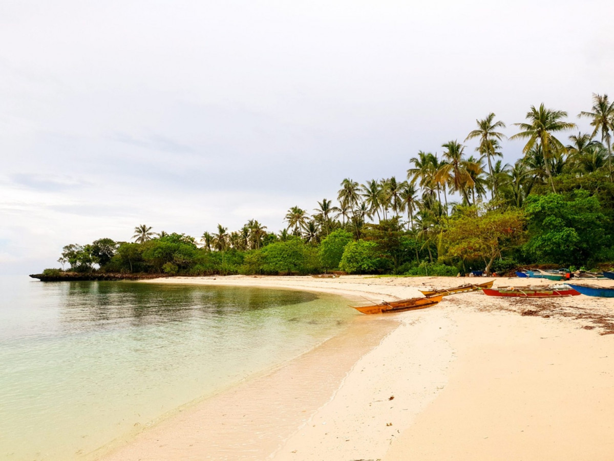 Islas Camotes, Filipinas, Playa en el norte de la isla de Pacijan