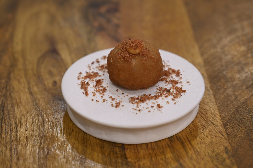 Croqueta de sopa de ajo