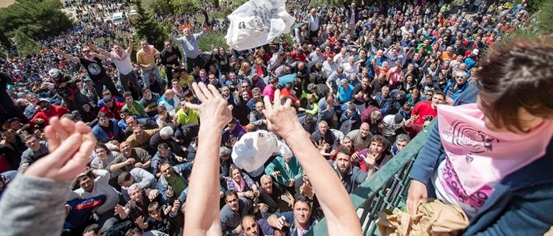 LUCHANDO POR UNA BOLSA