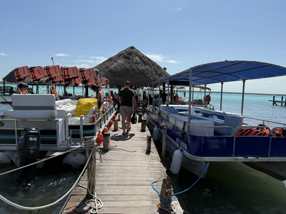 A eso a laguna Bacalar