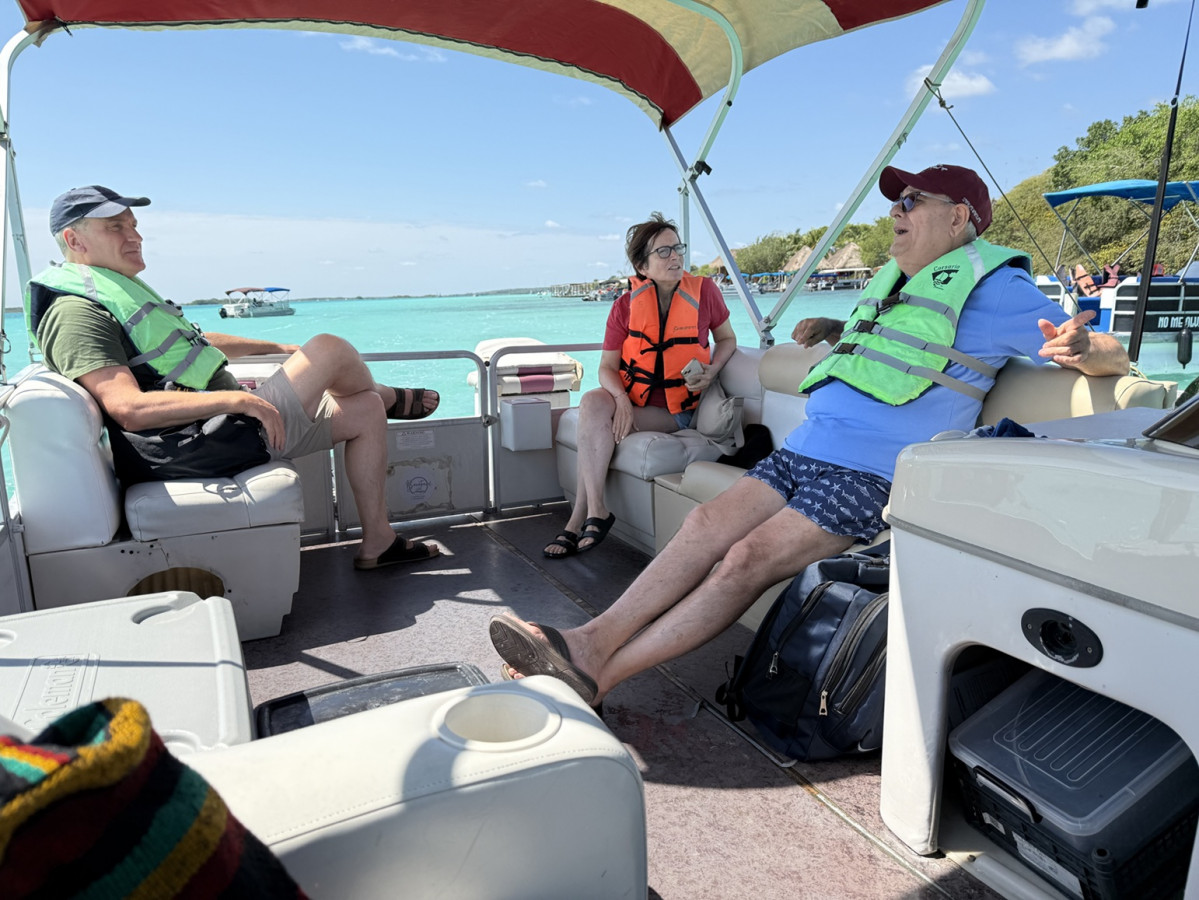 Rogelio u00c1lvarez a la dcha. con amigos