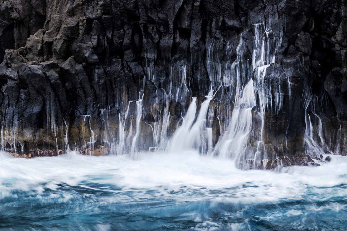 El Hierro Charco Azul y Piscina Natural de La Laja.