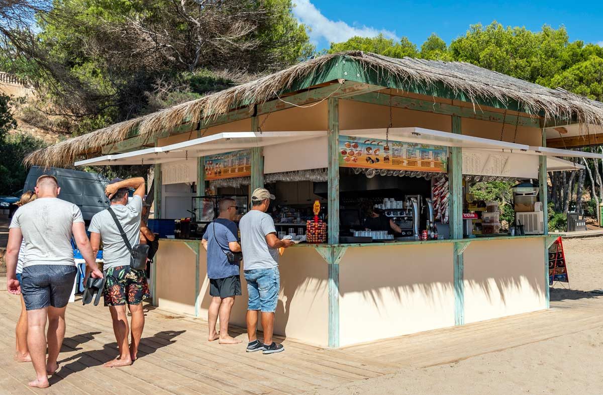 Santa Eularia des Riu chiringuitos
